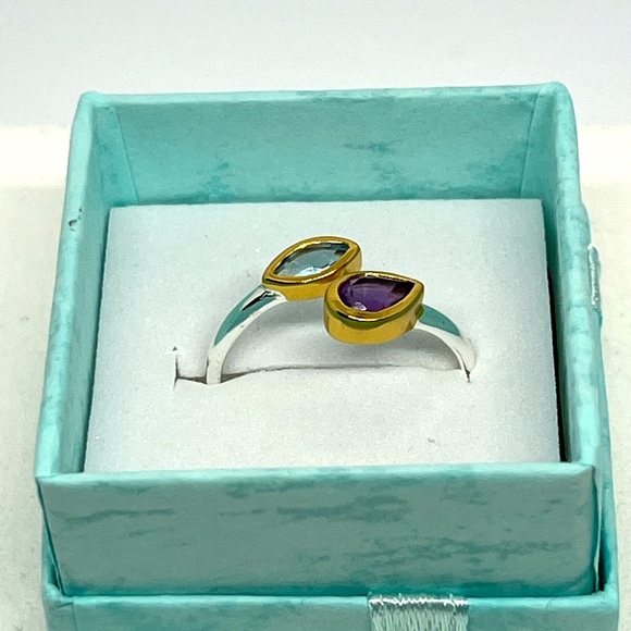 STERLING SILVER & 18K GOLD PLATED RING WITH SWISS-BLUE TOPAZ & AMETHYST - Picture 4 of 7